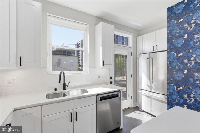 1168 ABBEY PL NE, Washington, DC 20002