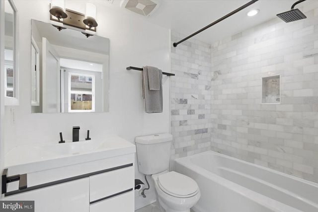 1168 ABBEY PL NE, Washington, DC 20002