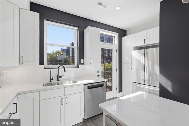 1168 ABBEY PL NE, Washington, DC 20002