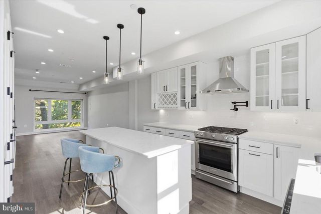 1168 ABBEY PL NE, Washington, DC 20002