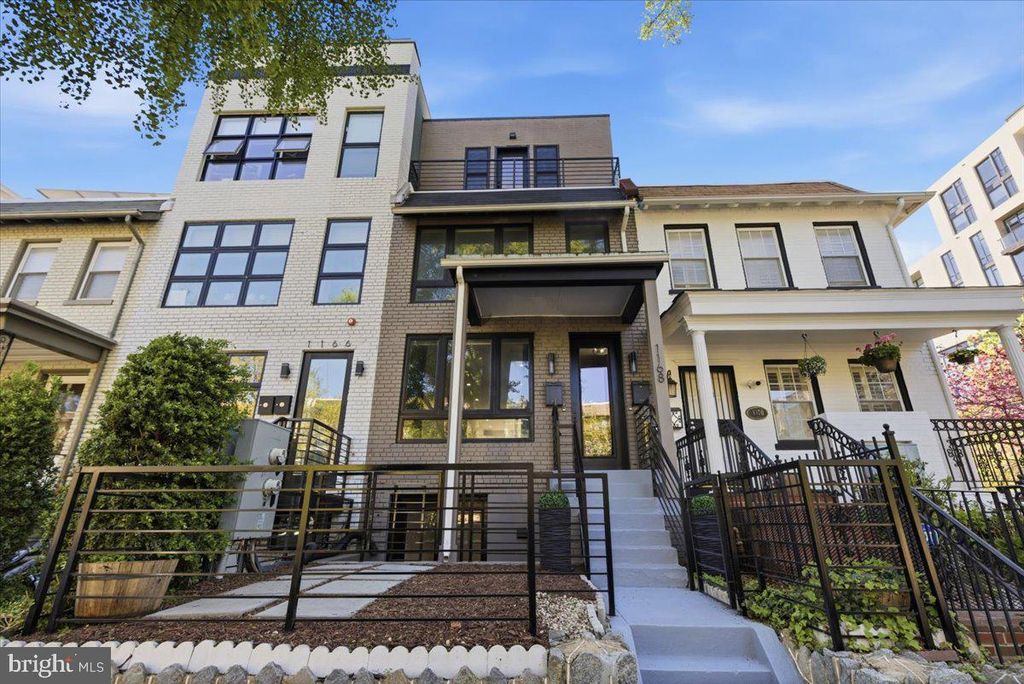 1168 ABBEY PL NE, Washington, DC 20002