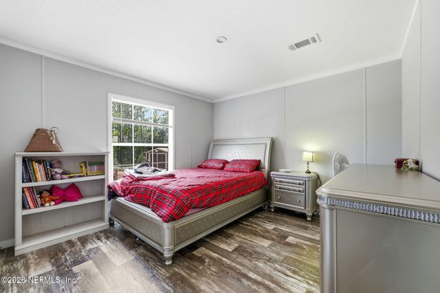 132 LAKE LUCY Court, Interlachen, FL 32148