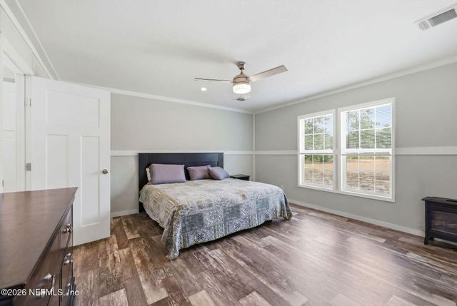 132 LAKE LUCY Court, Interlachen, FL 32148