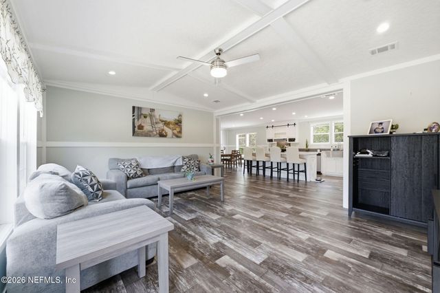 132 LAKE LUCY Court, Interlachen, FL 32148