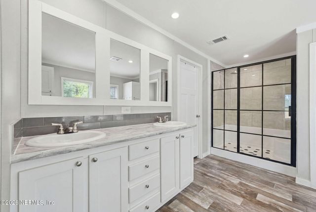 132 LAKE LUCY Court, Interlachen, FL 32148