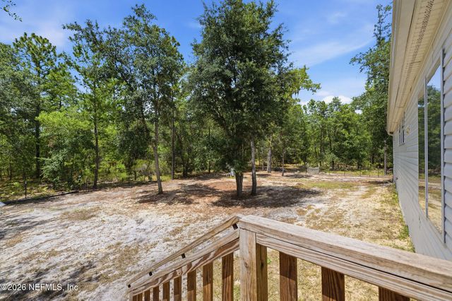 132 LAKE LUCY Court, Interlachen, FL 32148
