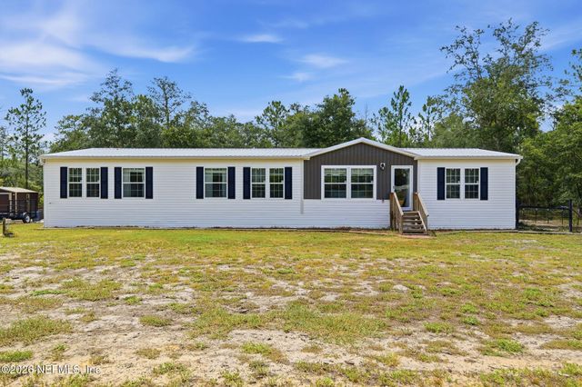 132 LAKE LUCY Court, Interlachen, FL 32148