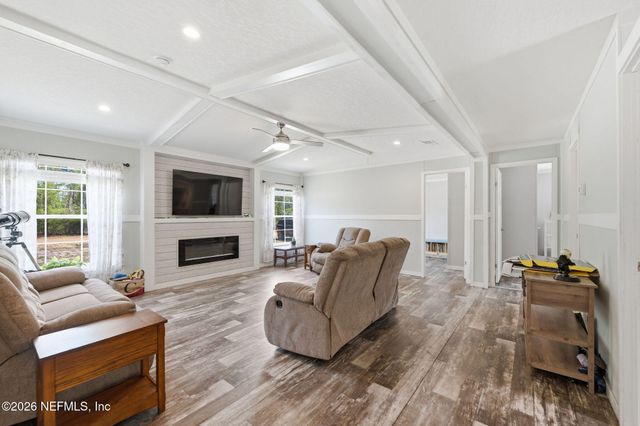 132 LAKE LUCY Court, Interlachen, FL 32148