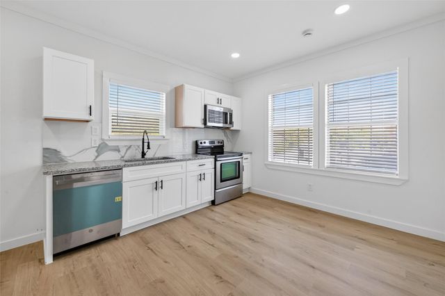 2202 Hutchins Street D, Houston, TX 77003