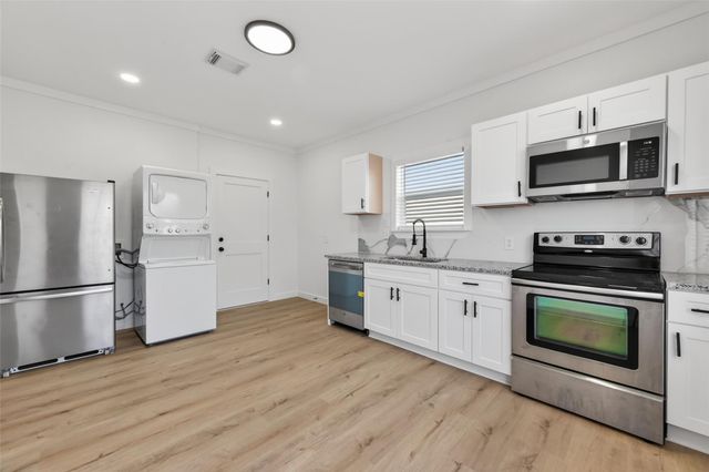 2202 Hutchins Street D, Houston, TX 77003