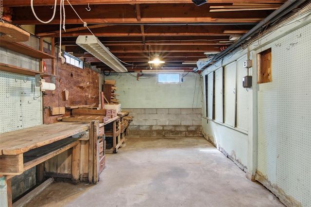 1290 County Road F, Eau Claire, WI 54703