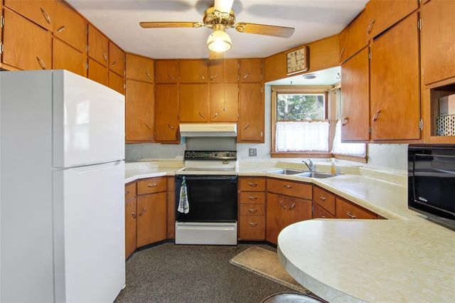 1290 County Road F, Eau Claire, WI 54703