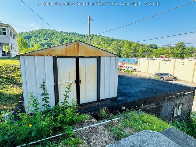 257 Lighthouse Way, Elkview, WV 25071