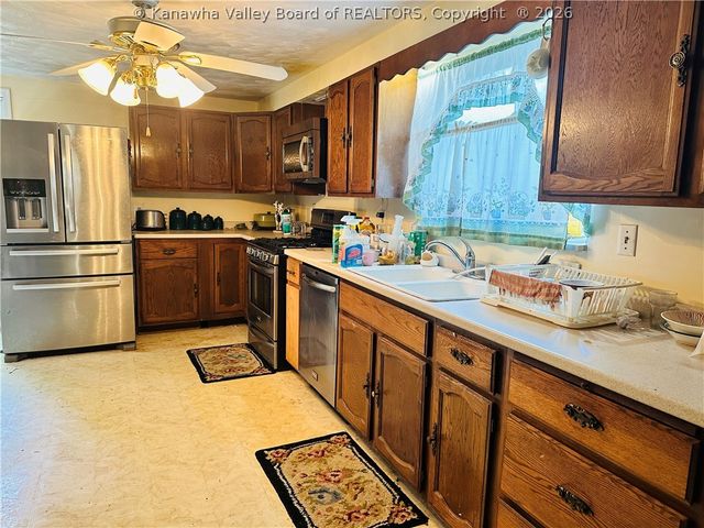 257 Lighthouse Way, Elkview, WV 25071