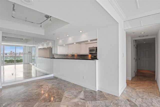650 West Avenue 2307, Miami Beach, FL 33139