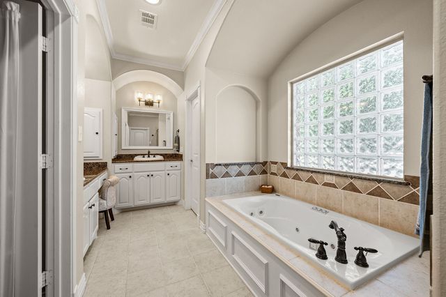 1216 West Road, Waxahachie, TX 75165