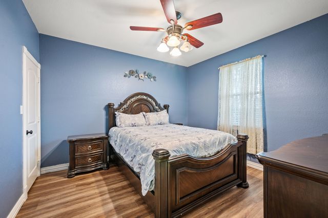 1216 West Road, Waxahachie, TX 75165
