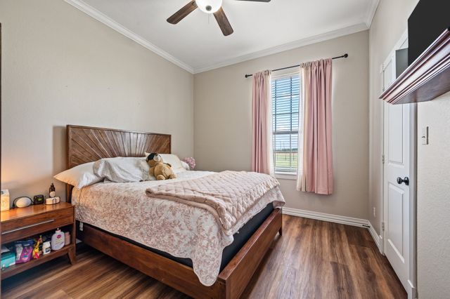 1216 West Road, Waxahachie, TX 75165