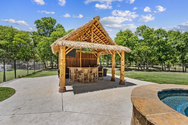 1216 West Road, Waxahachie, TX 75165