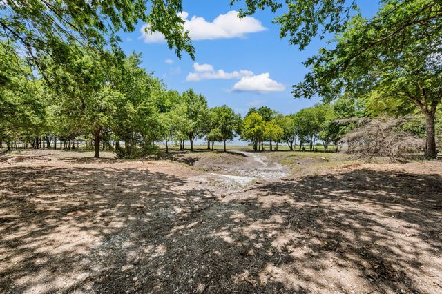1216 West Road, Waxahachie, TX 75165