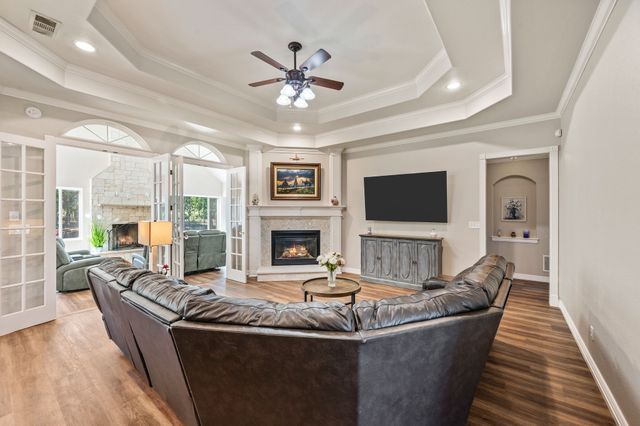 1216 West Road, Waxahachie, TX 75165