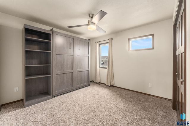 4418 E Whisper Ridge Pl, Sioux Falls, SD 57108