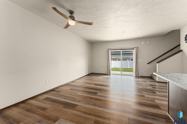 4418 E Whisper Ridge Pl, Sioux Falls, SD 57108