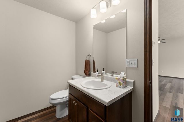 4418 E Whisper Ridge Pl, Sioux Falls, SD 57108