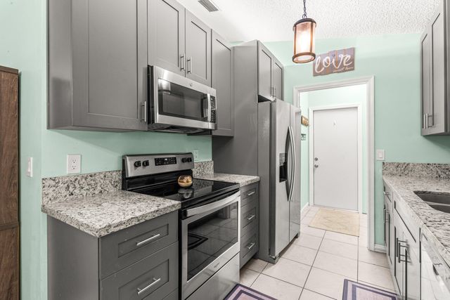 13785 62nd Court N, West Palm Beach, FL 33412
