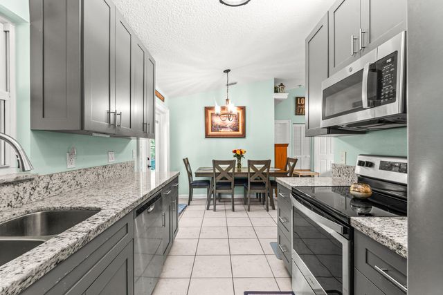 13785 62nd Court N, West Palm Beach, FL 33412