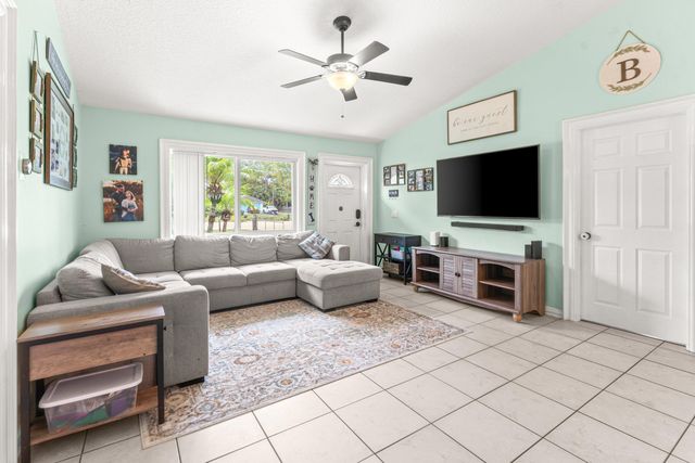 13785 62nd Court N, West Palm Beach, FL 33412