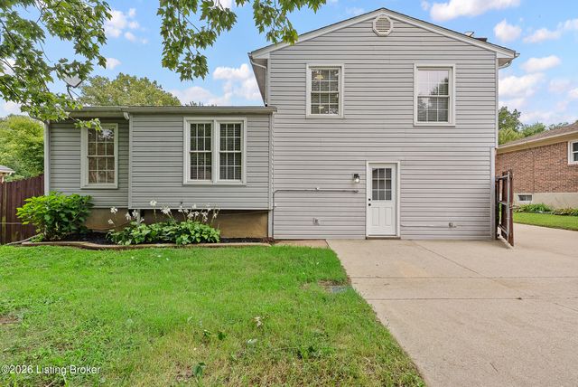 8308 Daverman Dr, Louisville, KY 40228