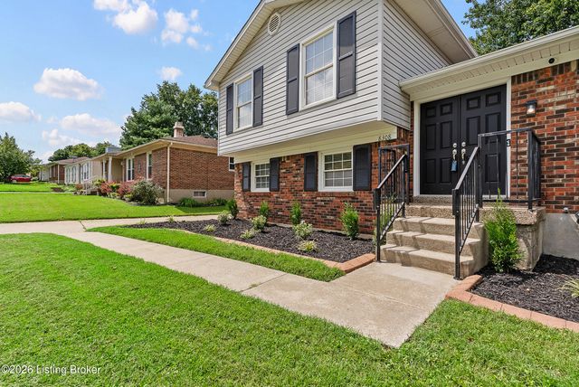 8308 Daverman Dr, Louisville, KY 40228