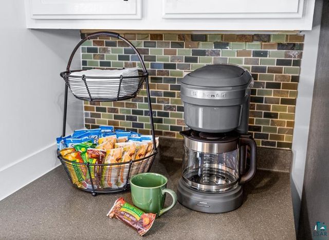 2020 E 11th St, Superior, WI 54880