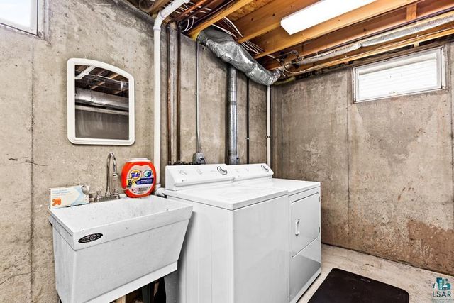 2020 E 11th St, Superior, WI 54880