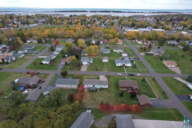 2020 E 11th St, Superior, WI 54880