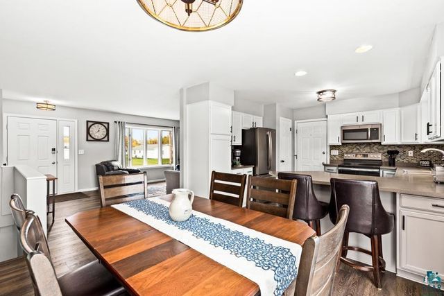 2020 E 11th St, Superior, WI 54880