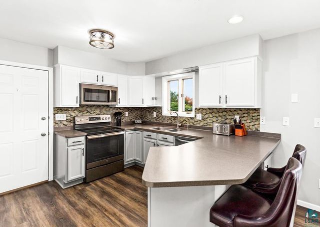 2020 E 11th St, Superior, WI 54880