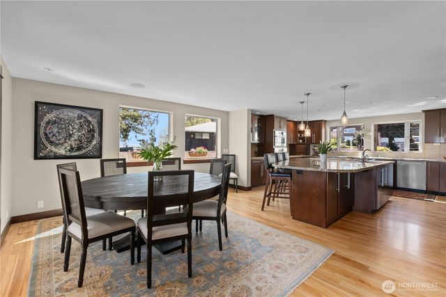 10258 NE Lafayette Avenue, Bainbridge Island, WA 98110