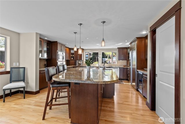 10258 NE Lafayette Avenue, Bainbridge Island, WA 98110