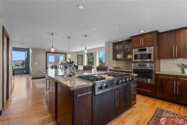 10258 NE Lafayette Avenue, Bainbridge Island, WA 98110