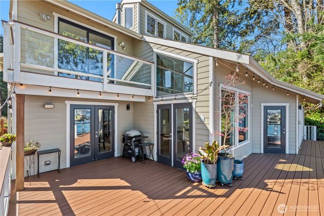 10258 NE Lafayette Avenue, Bainbridge Island, WA 98110