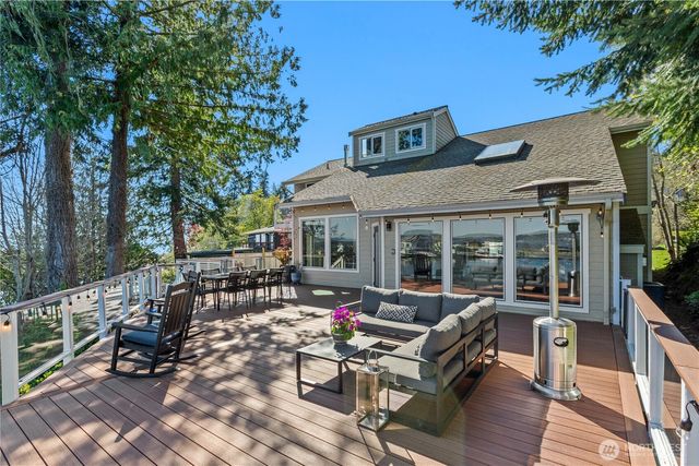 10258 NE Lafayette Avenue, Bainbridge Island, WA 98110