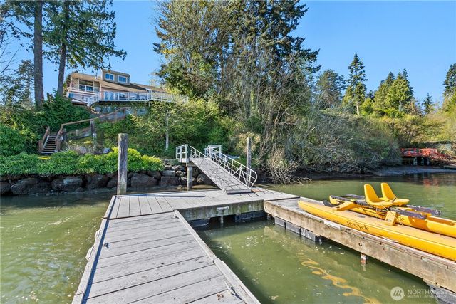 10258 NE Lafayette Avenue, Bainbridge Island, WA 98110