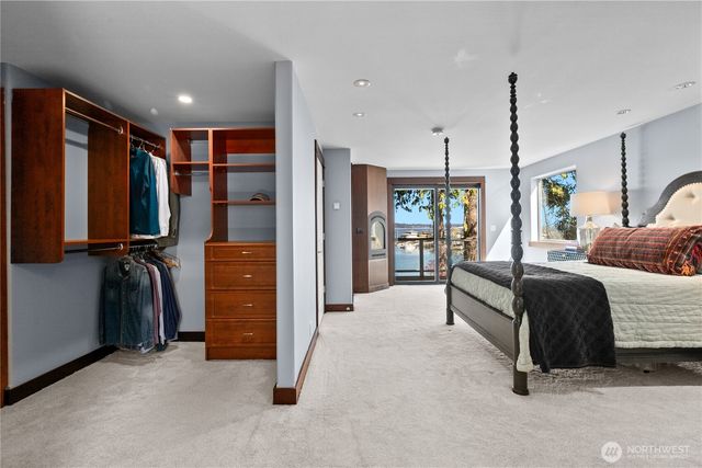 10258 NE Lafayette Avenue, Bainbridge Island, WA 98110