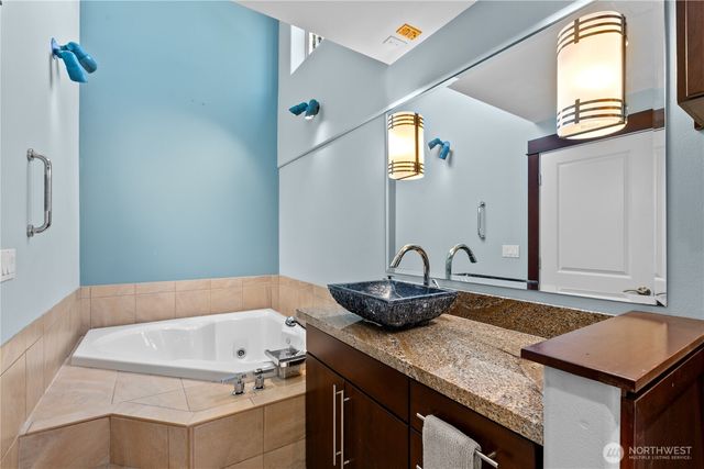 10258 NE Lafayette Avenue, Bainbridge Island, WA 98110