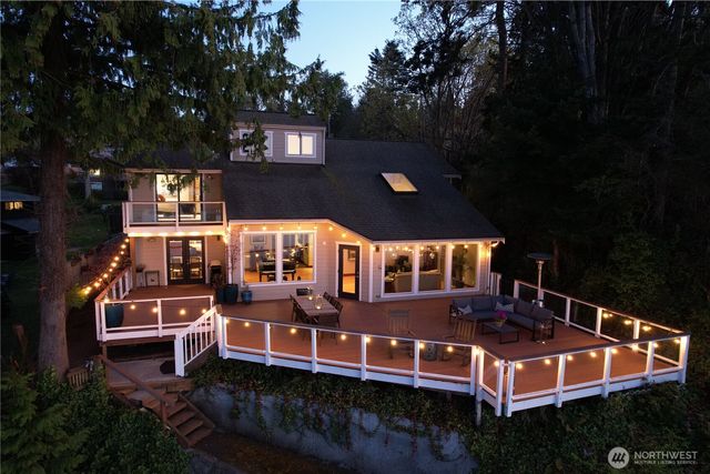 10258 NE Lafayette Avenue, Bainbridge Island, WA 98110