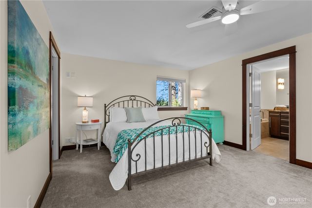 10258 NE Lafayette Avenue, Bainbridge Island, WA 98110