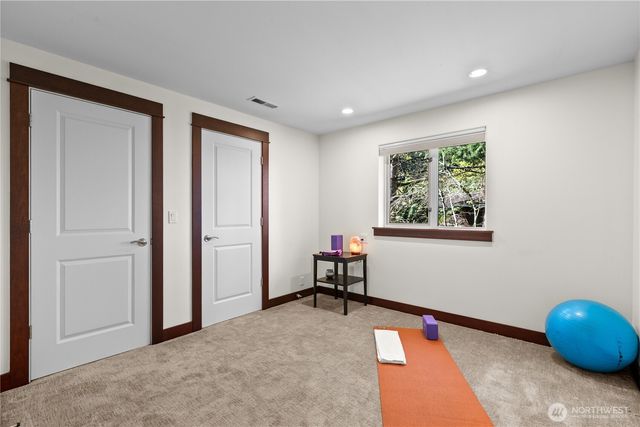 10258 NE Lafayette Avenue, Bainbridge Island, WA 98110