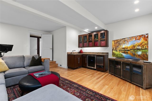 10258 NE Lafayette Avenue, Bainbridge Island, WA 98110